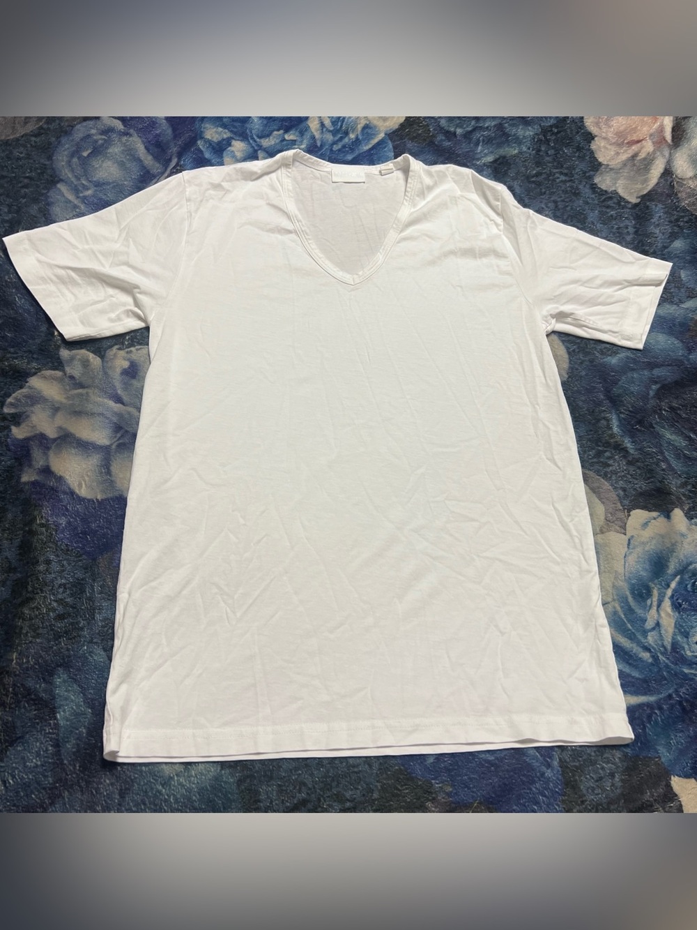 Handværk Men's White V-Neck Short Sleeve Tee - Lightweight Essential